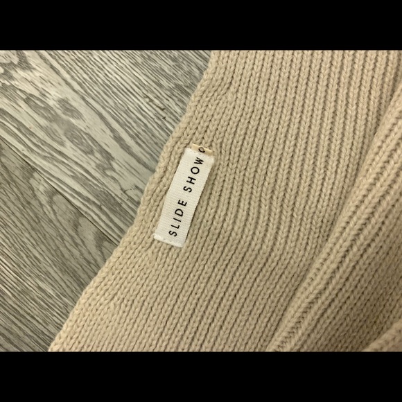 Cropped sweater - Picture 1 of 3